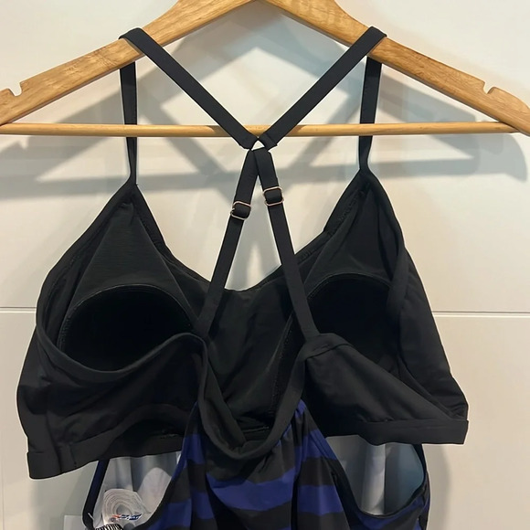 🏁 Captiva  bathing suit top size XL - Picture 8 of 9